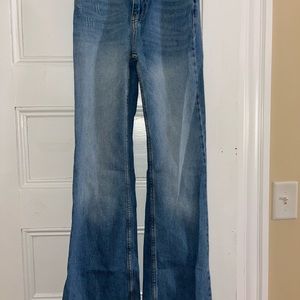 Forever 21 Premium flare jeans. Size 25